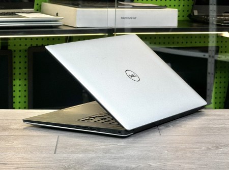 Dell XPS 7590 3